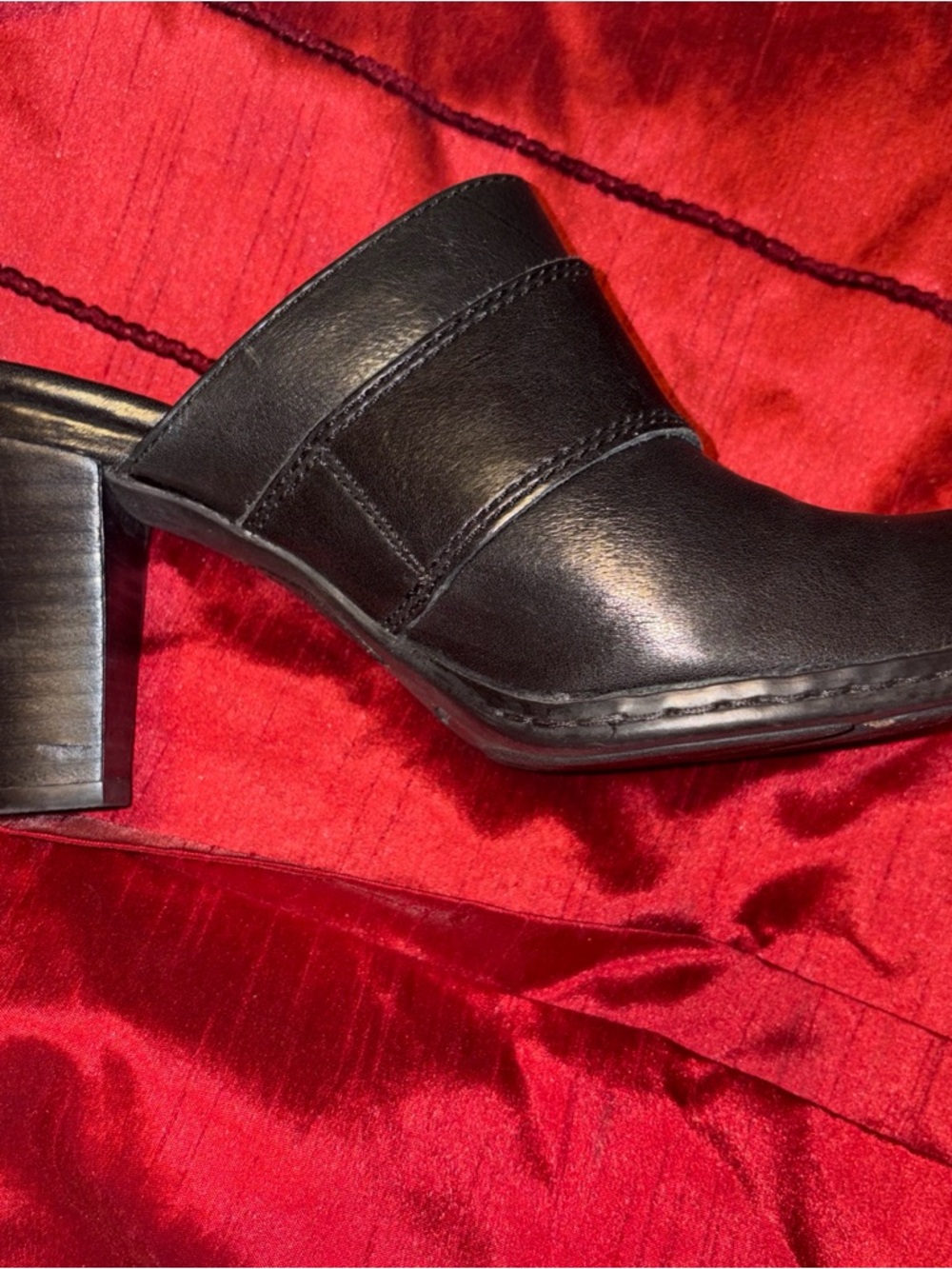 Born Black Leather Heeled Clog with Buckle Detail size 8 - Picture 5 of 7